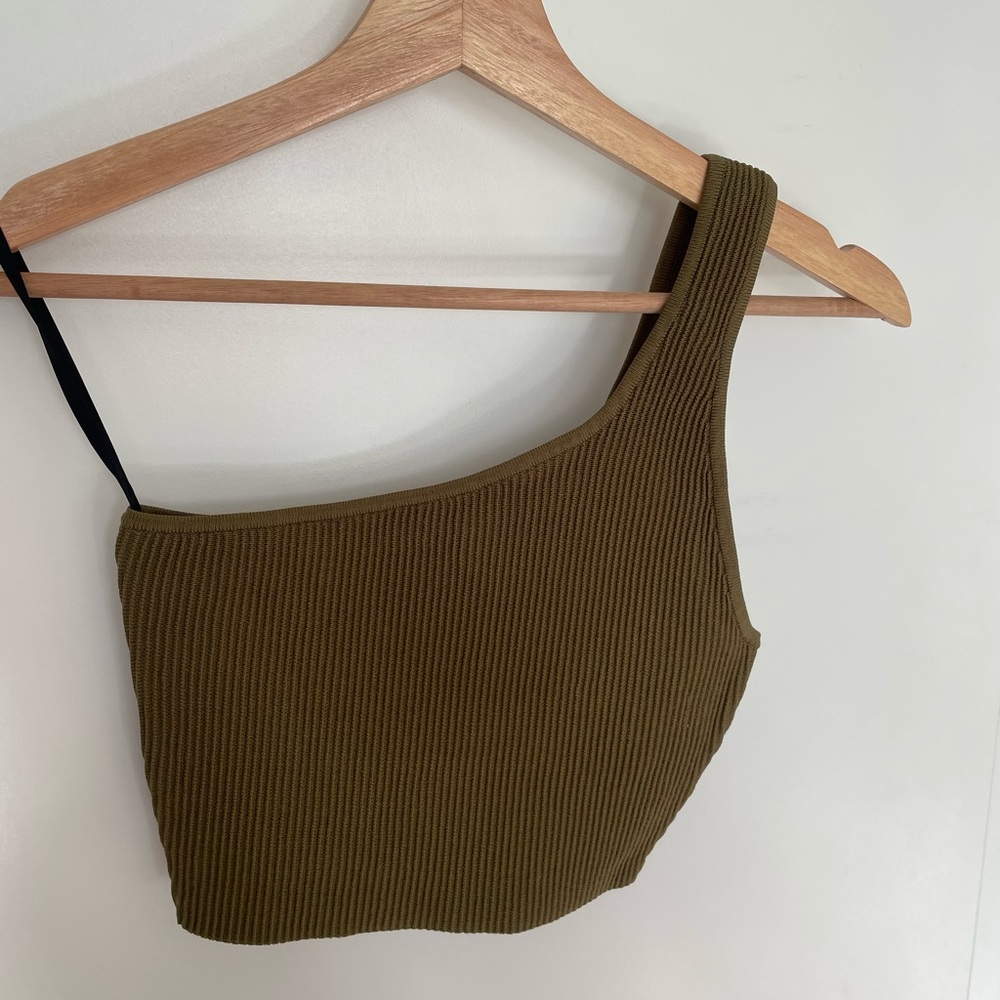 Brand new Babaton Sculpt Knit One-Shoulder Cropped Tank